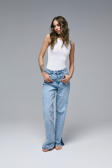 Dżinsy WIDE-LEG w kolorze niebieskim - 7022