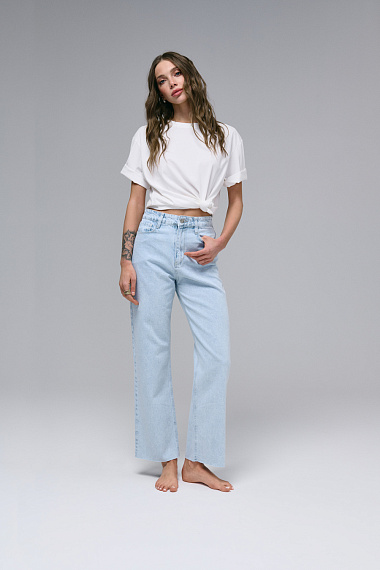 Dżinsy straight w kolorze niebieskim - 7005