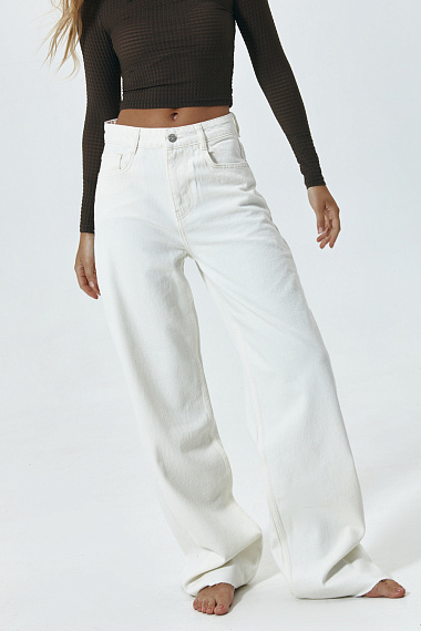 Dżinsy WIDE-LEG w kolorze mlecznym - 7025